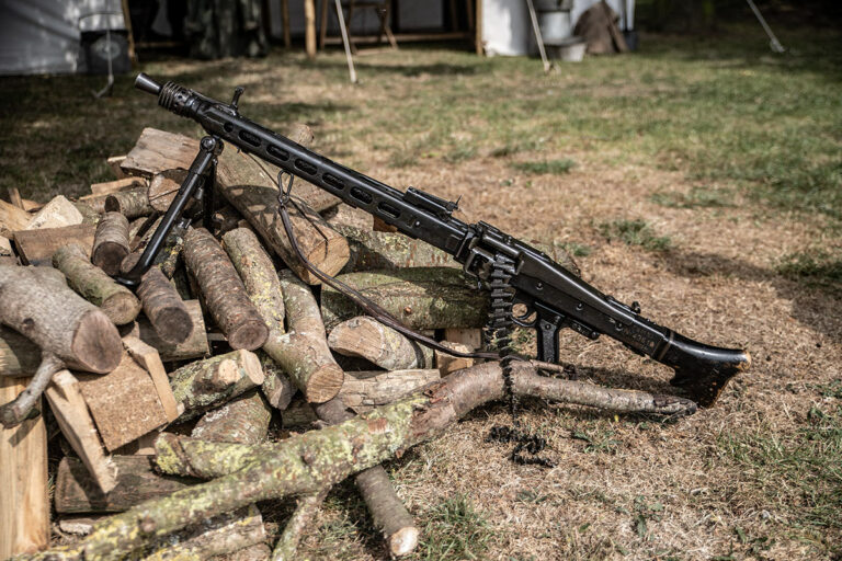 Le mythique Mg 42 utilisé par Allemagne pendant la seconde guerre puis par de nombreux pays sous différentes version.