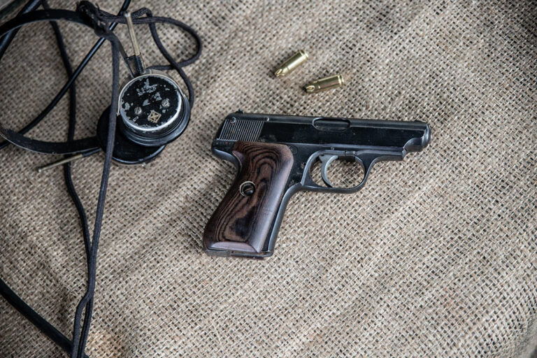 Le Sauer M38 H est arme de poing de défense et de police de la deuxième guerre