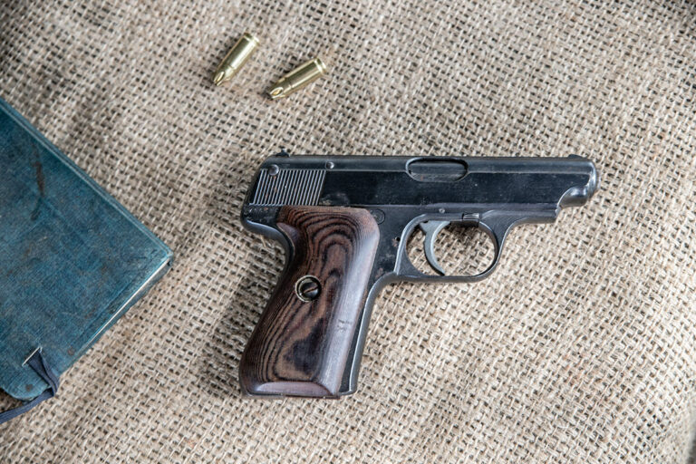 pistolet Sauer M38 H pour location cinéma ou reconstitution historique.