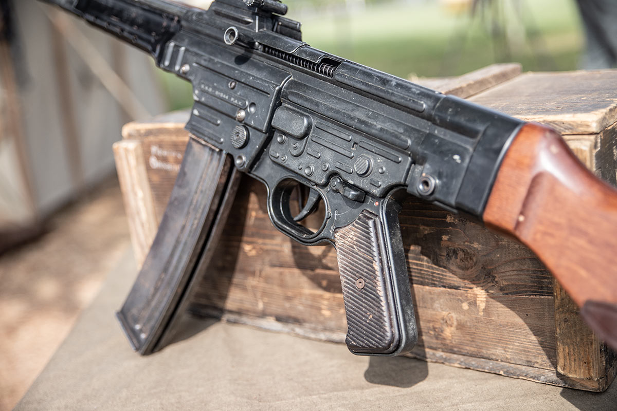 STG 44