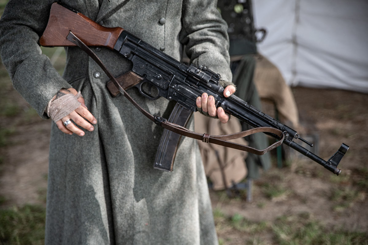 STG 44
