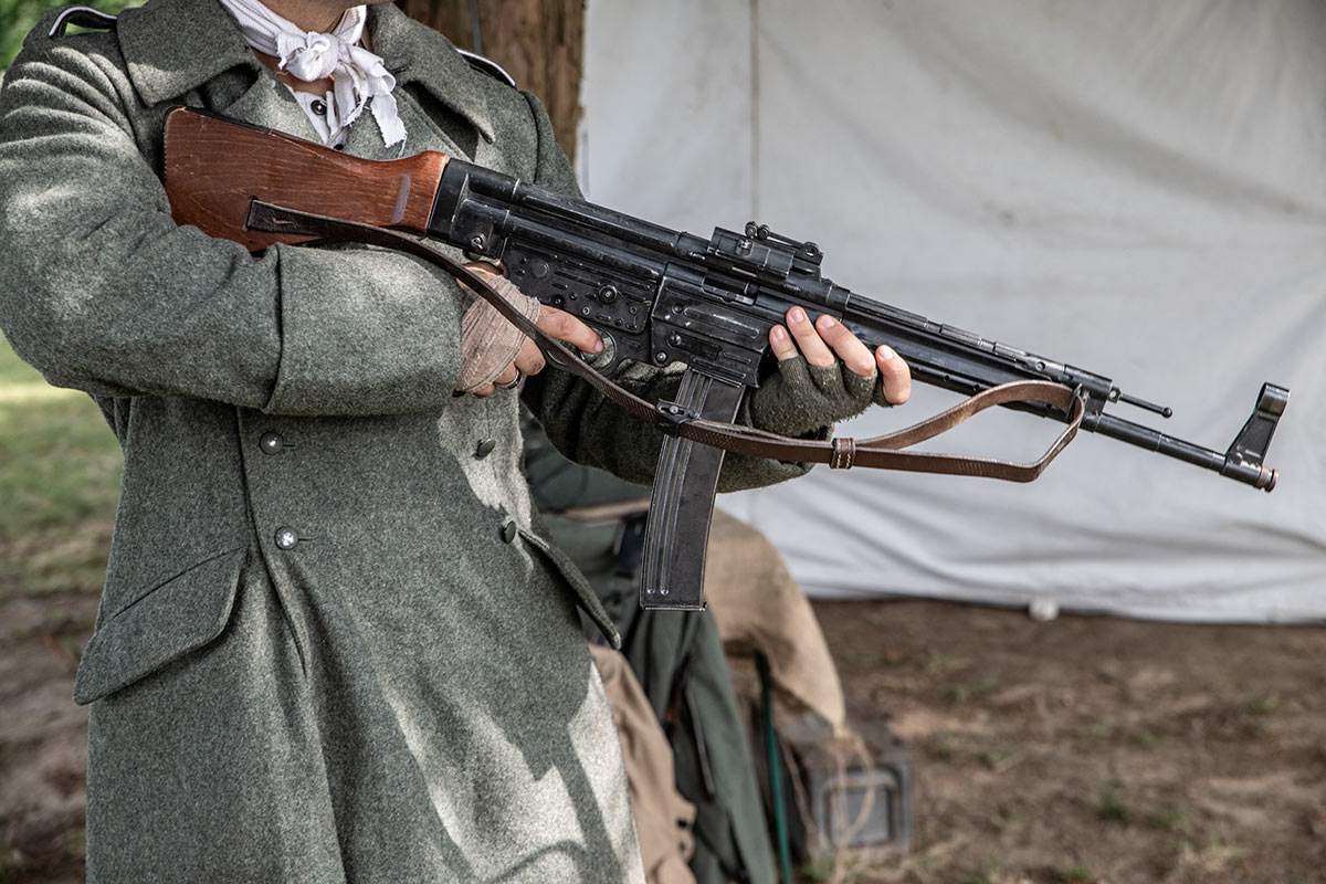 STG 44